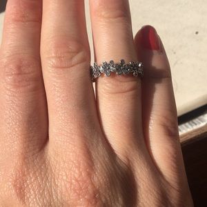 Sterling silver daisy ring size 6